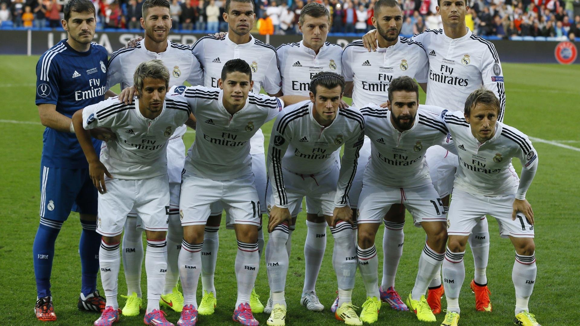 共赴疯狂竞技，球队全力拼搏冲刺胜利，疯狂的球队